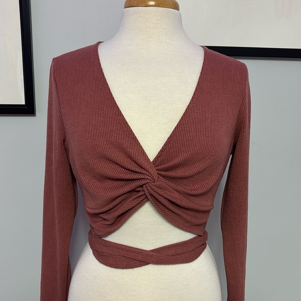 LAST CHANCE! Mauve long sleeve crop top